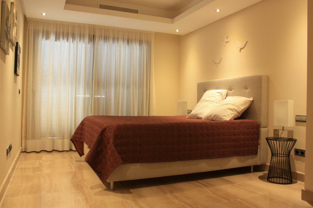 104 - With Private Swimming Pool Estepona